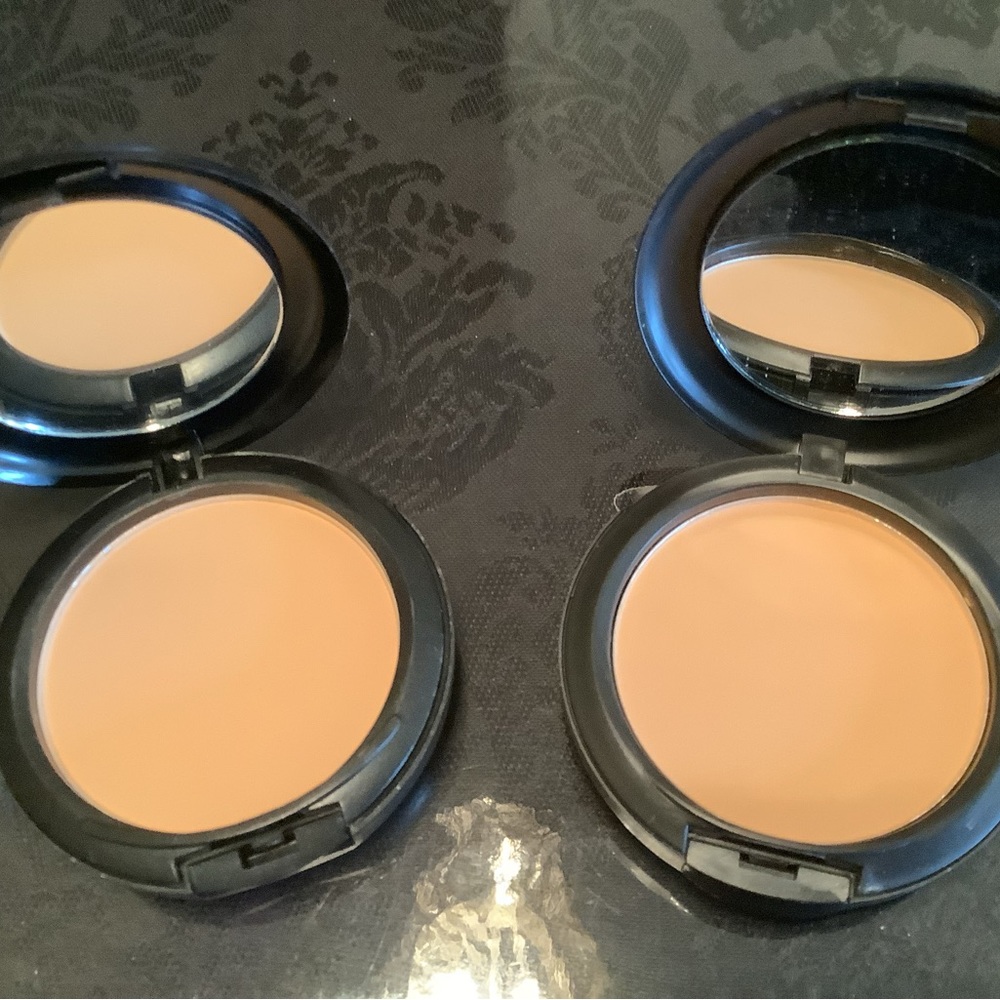 MAC Studio Fix Plus Powder Foundation - NC25 and NW25 - New